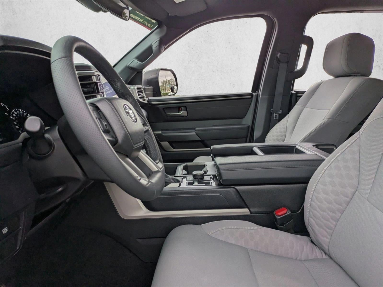 2025 Toyota Tundra 4WD 4WD SR5 CrewMax 5.5' Bed (SE)