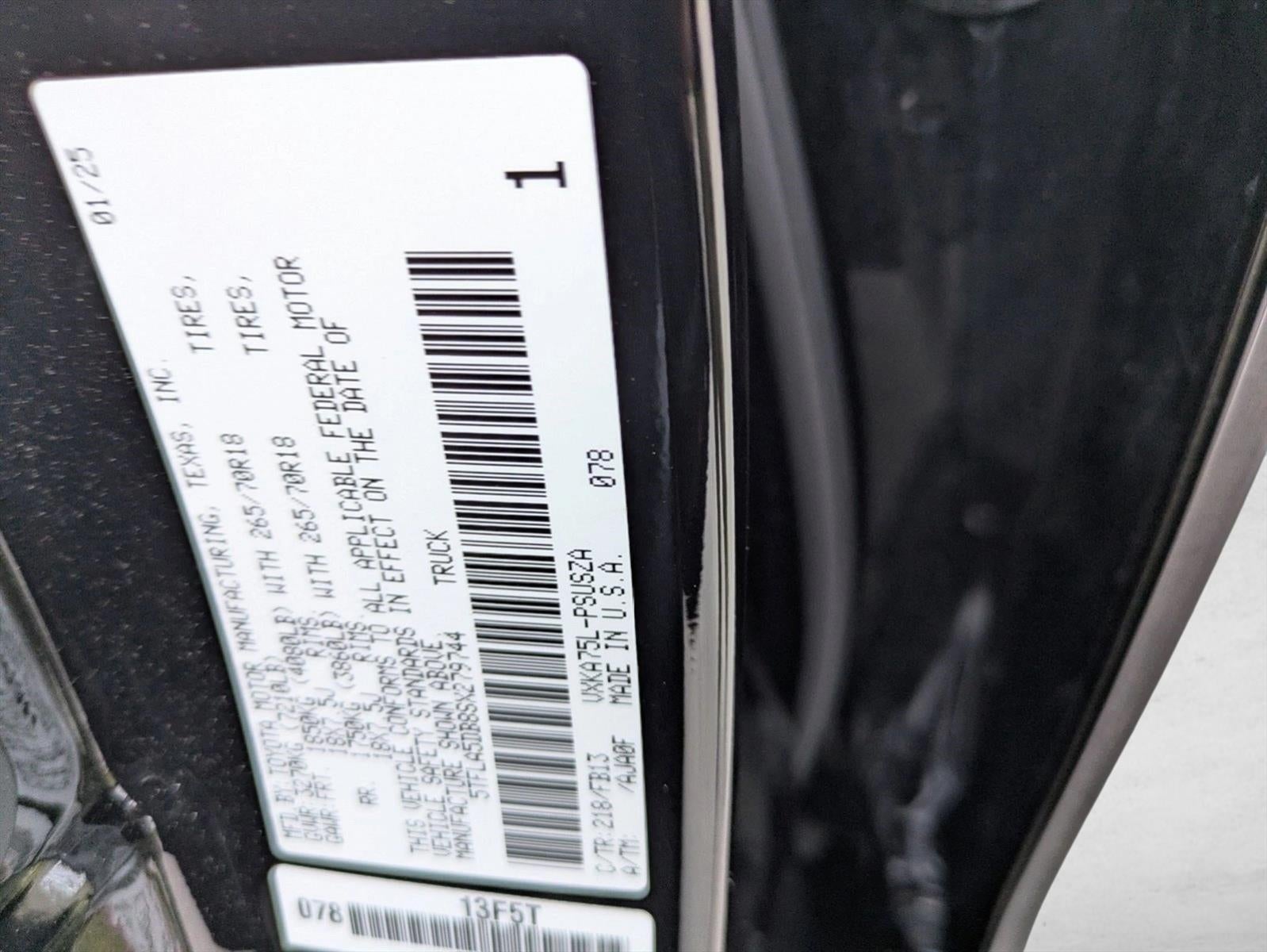 2025 Toyota Tundra 4WD 4WD SR5 CrewMax 5.5' Bed (SE)