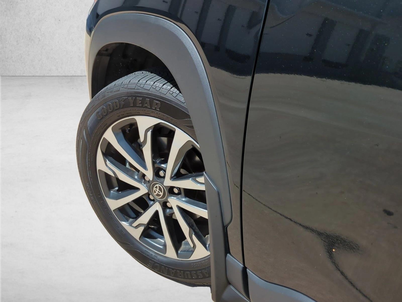 2025 Toyota Corolla Cross XLE 2WD (Natl)