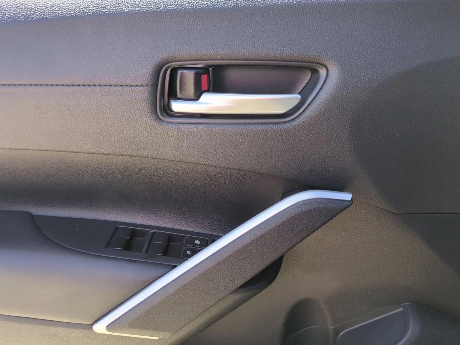2025 Toyota Corolla Cross XLE 2WD (Natl)