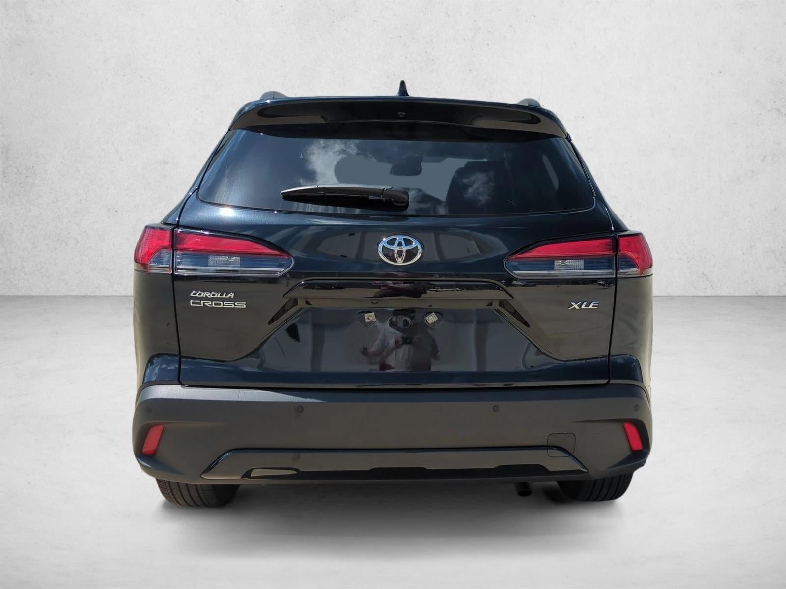 2025 Toyota Corolla Cross XLE 2WD (Natl)
