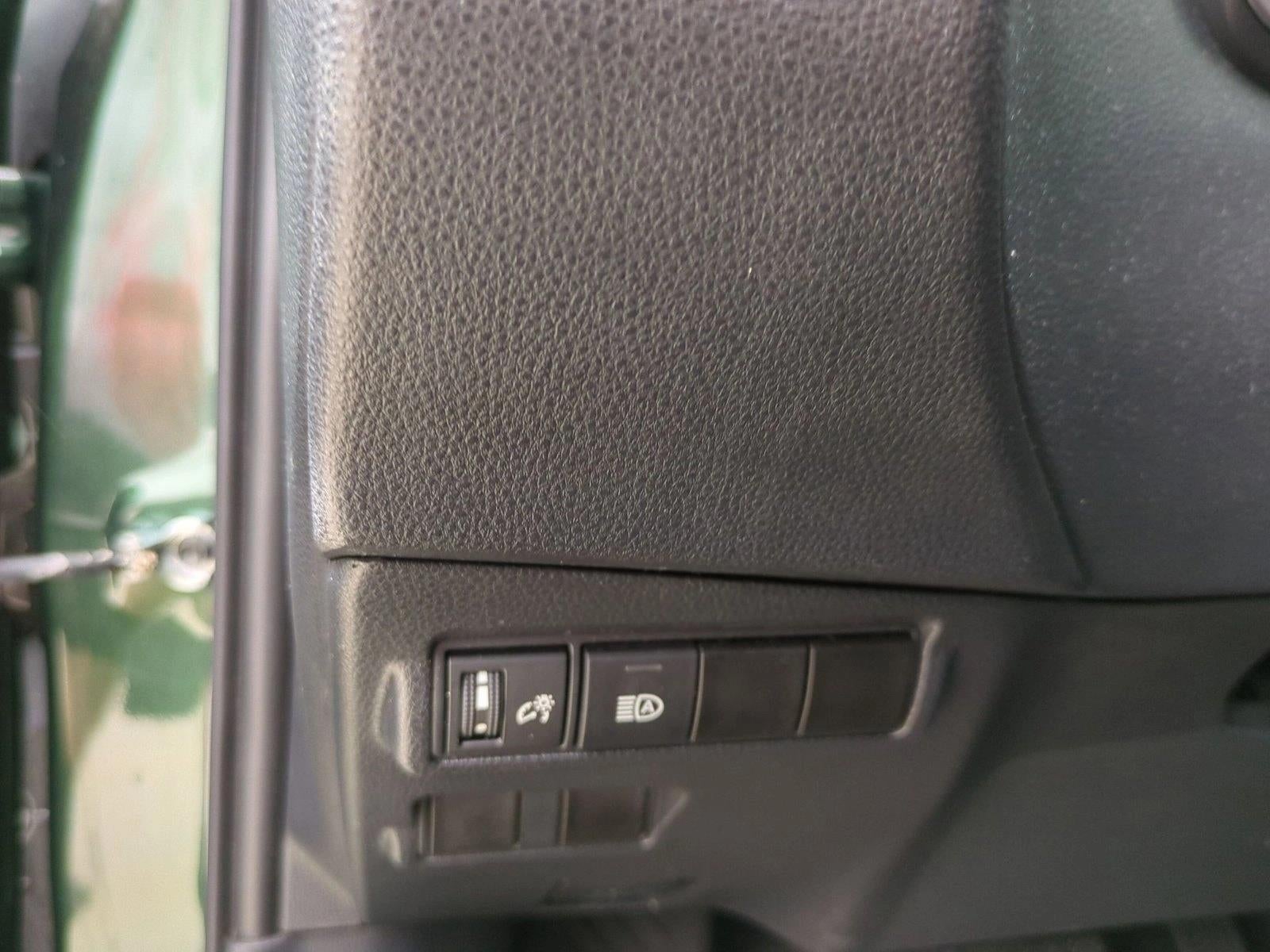 2023 Toyota Corolla Cross XLE 2WD (Natl)