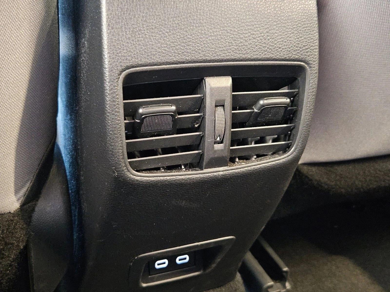 2025 Toyota Corolla Cross Hybrid SE 4WD (Natl)