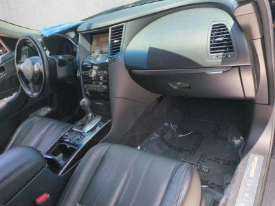 2017 INFINITI QX70 RWD