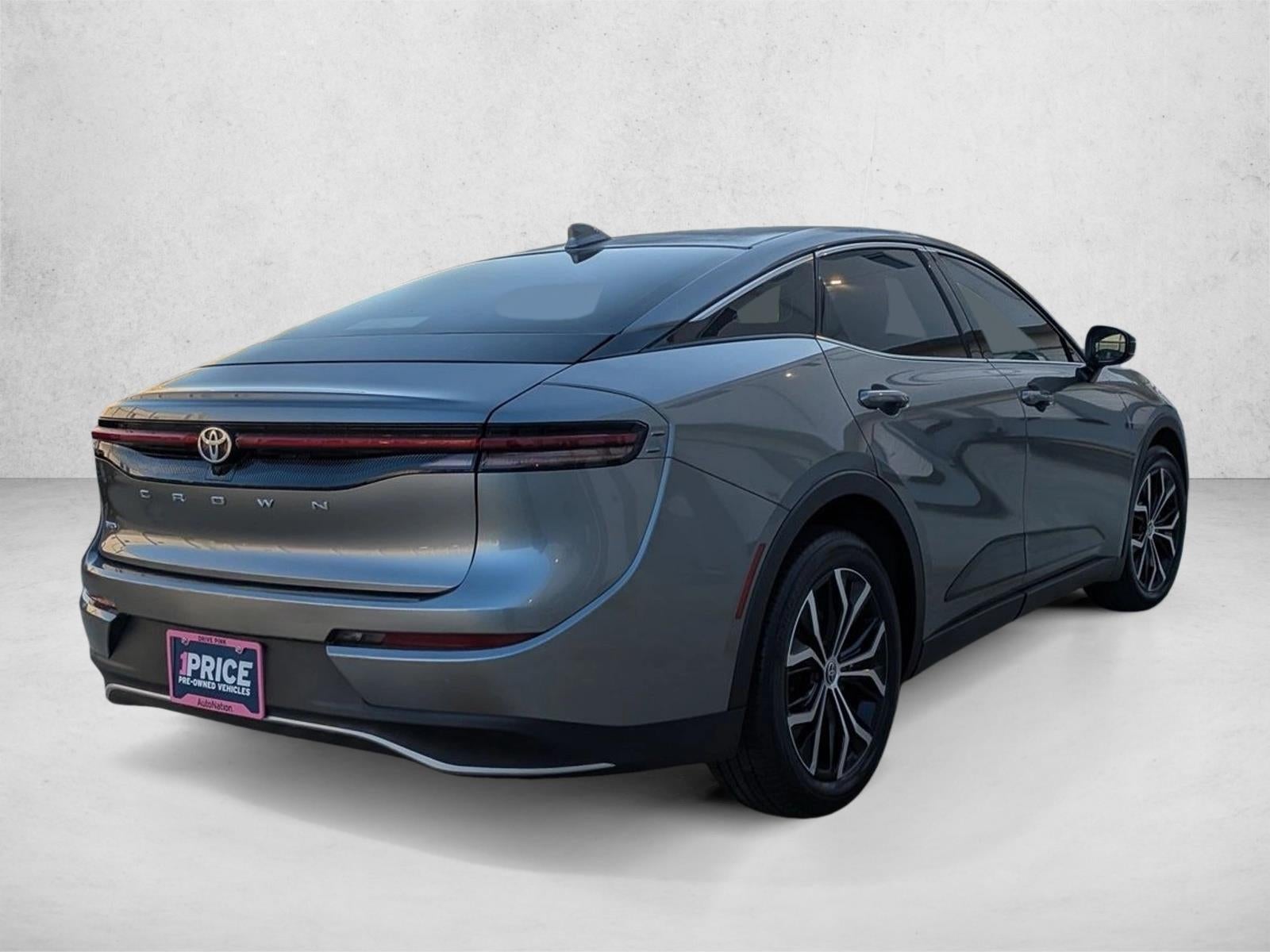 2023 Toyota Crown XLE AWD (Natl)