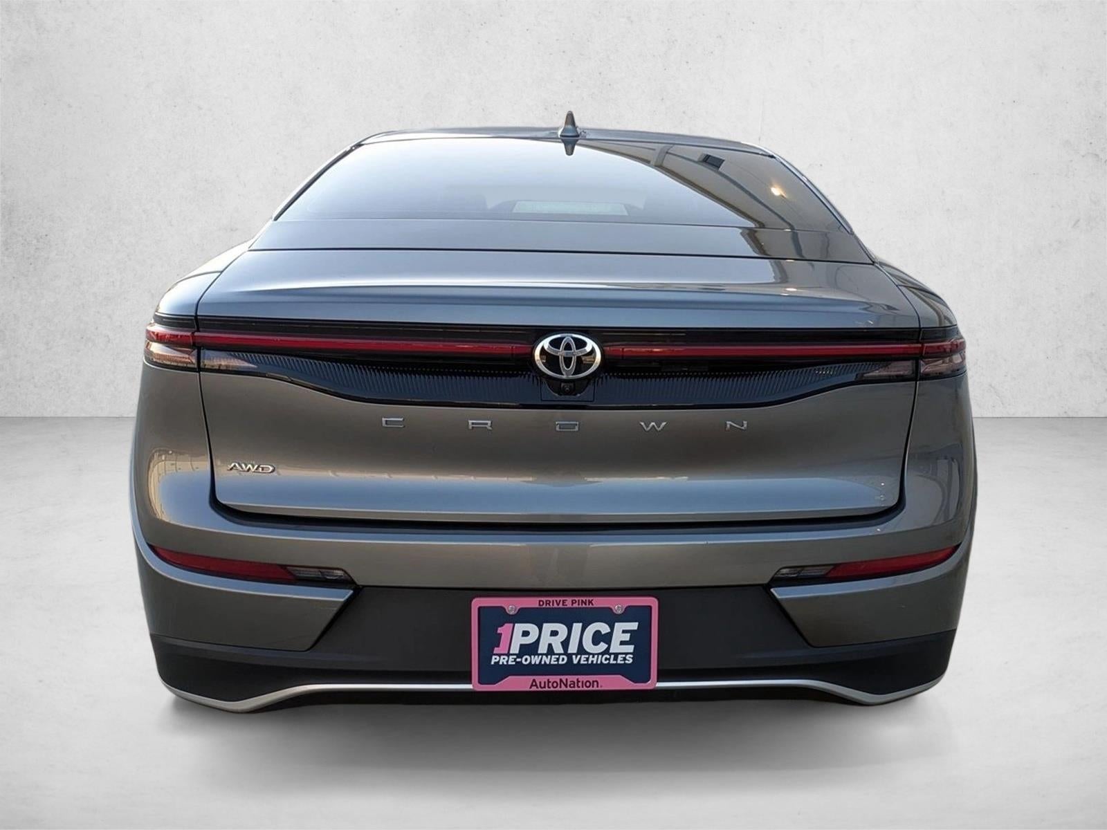 2023 Toyota Crown XLE AWD (Natl)