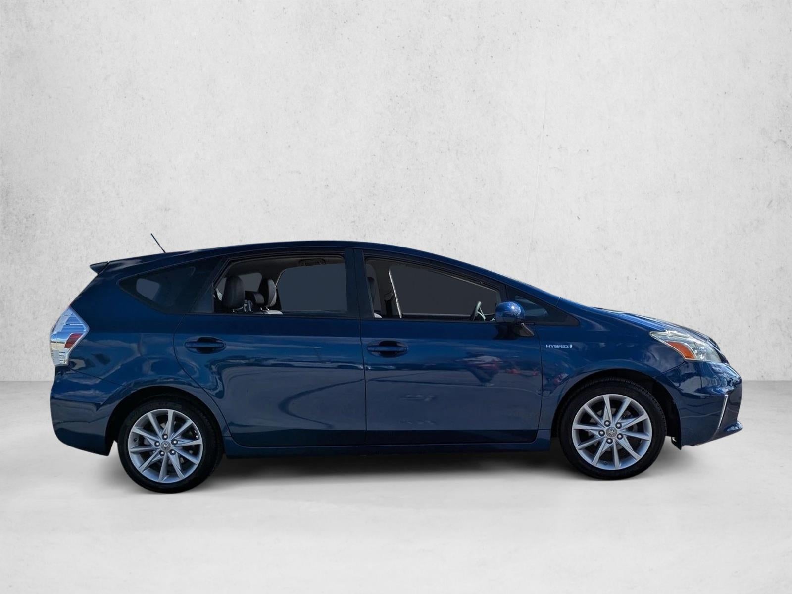 2012 Toyota Prius v 5dr Wgn Five (Natl)