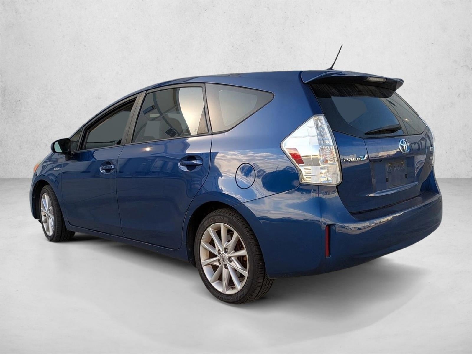 2012 Toyota Prius v 5dr Wgn Five (Natl)
