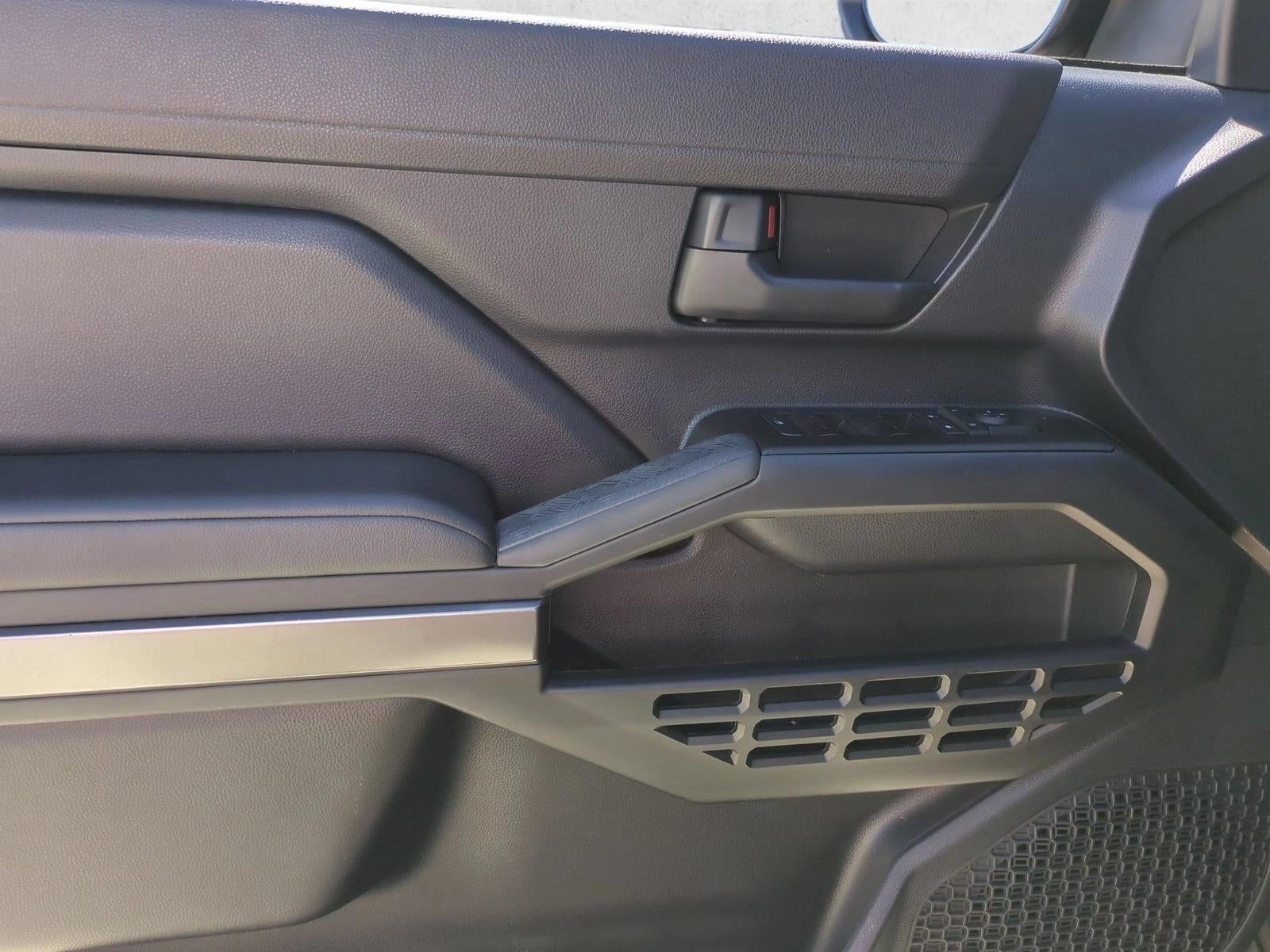 2025 Toyota 4Runner SR5 2WD (Natl)