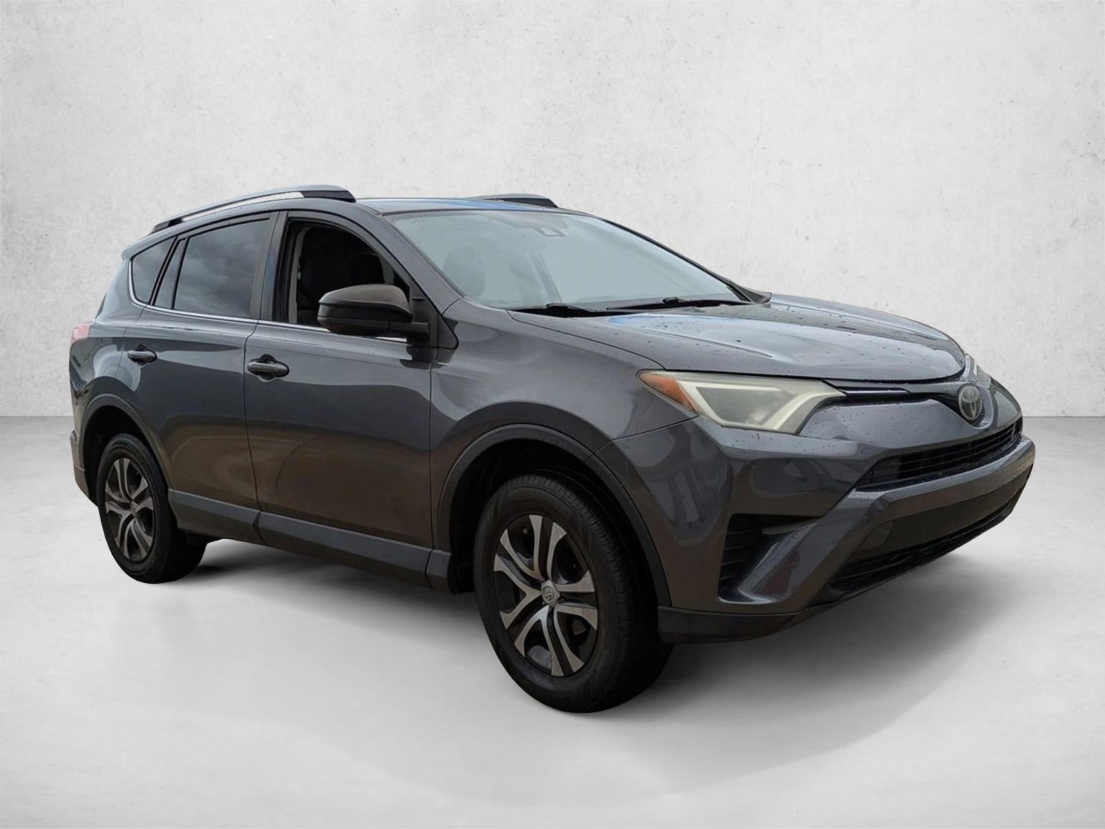 2017 Toyota RAV4 LE FWD (GS)