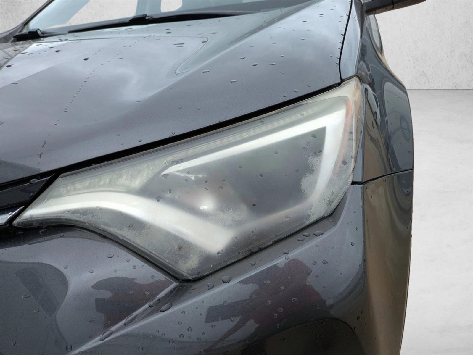 2017 Toyota RAV4 LE FWD (GS)