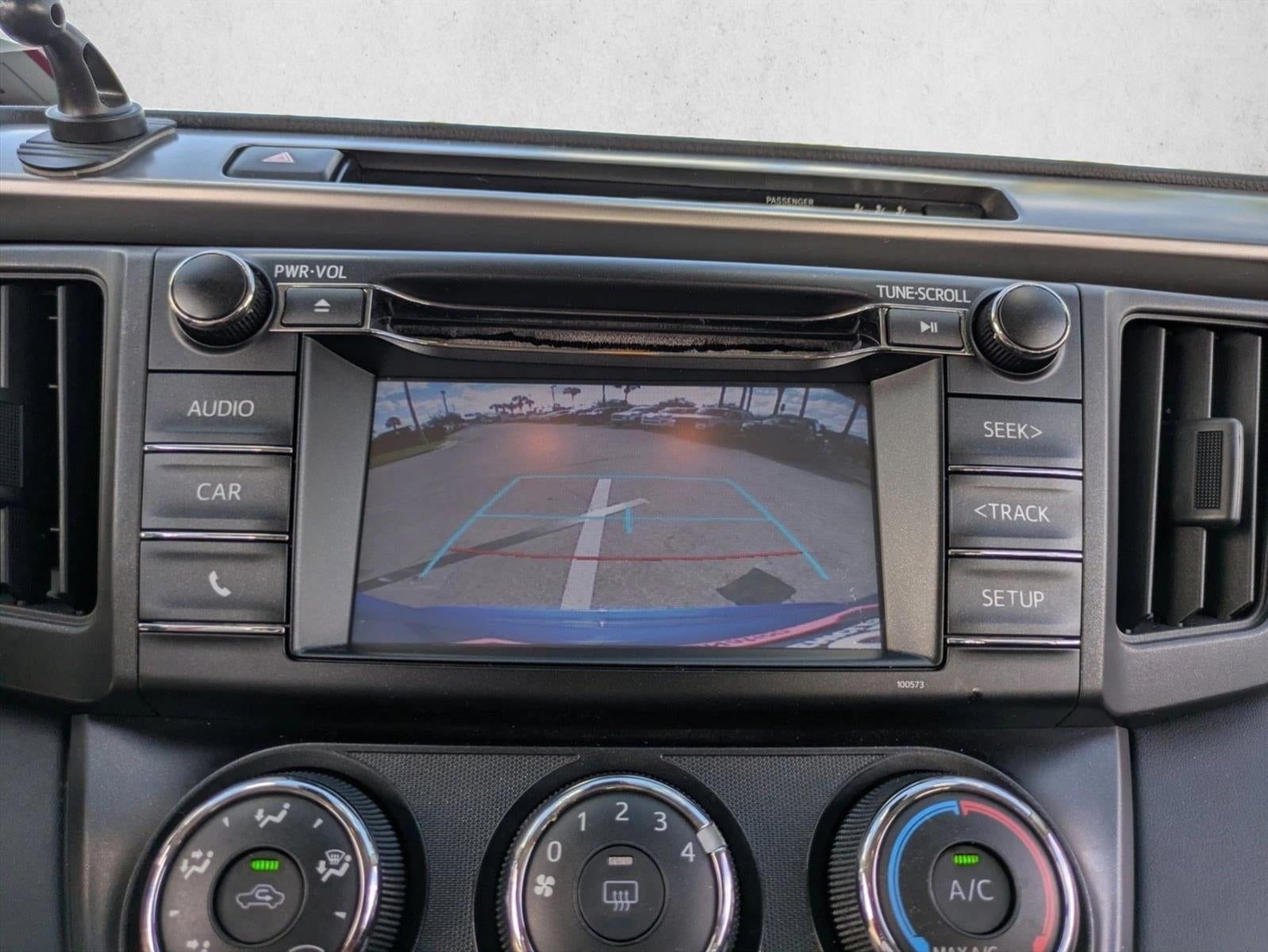 2017 Toyota RAV4 LE FWD (GS)