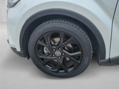 2022 Toyota C-HR Nightshade FWD (Natl)