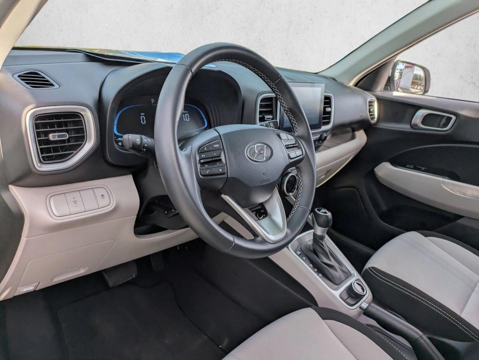 2024 Hyundai VENUE SEL IVT