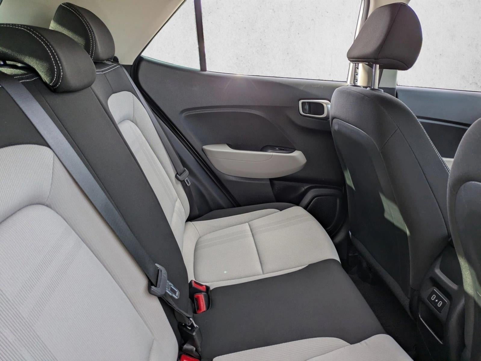 2024 Hyundai VENUE SEL IVT