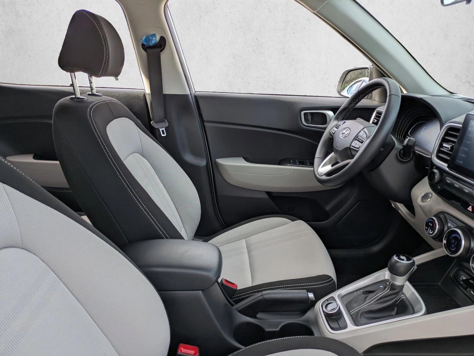 2024 Hyundai VENUE SEL IVT