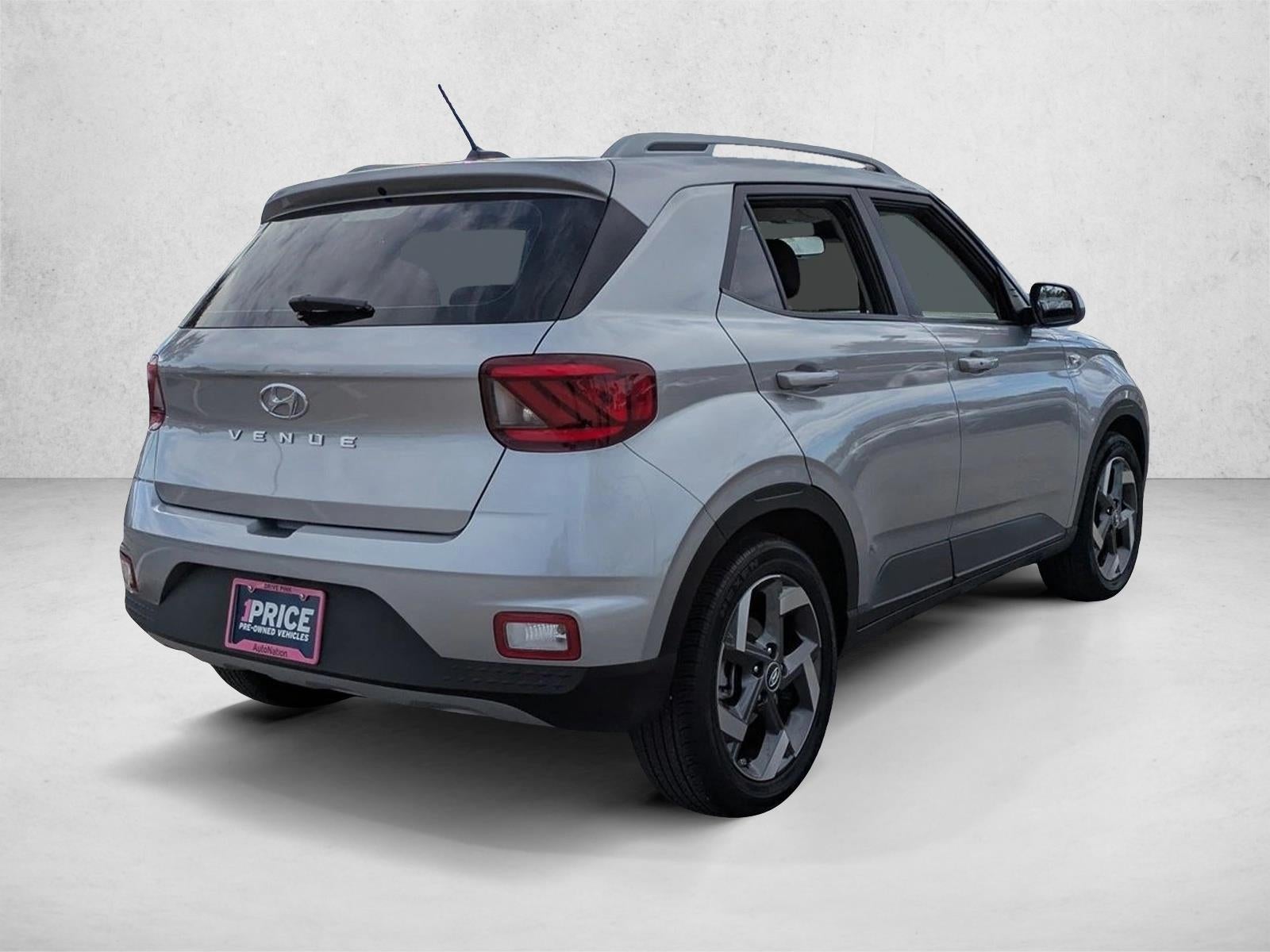 2024 Hyundai VENUE SEL IVT