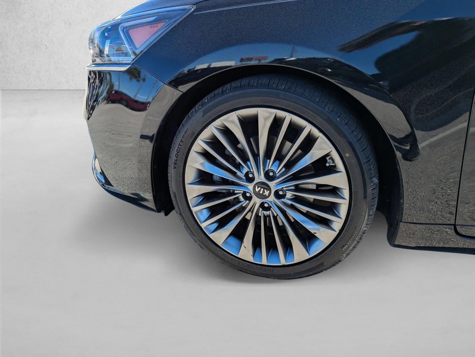 2019 Kia Cadenza Limited Sedan