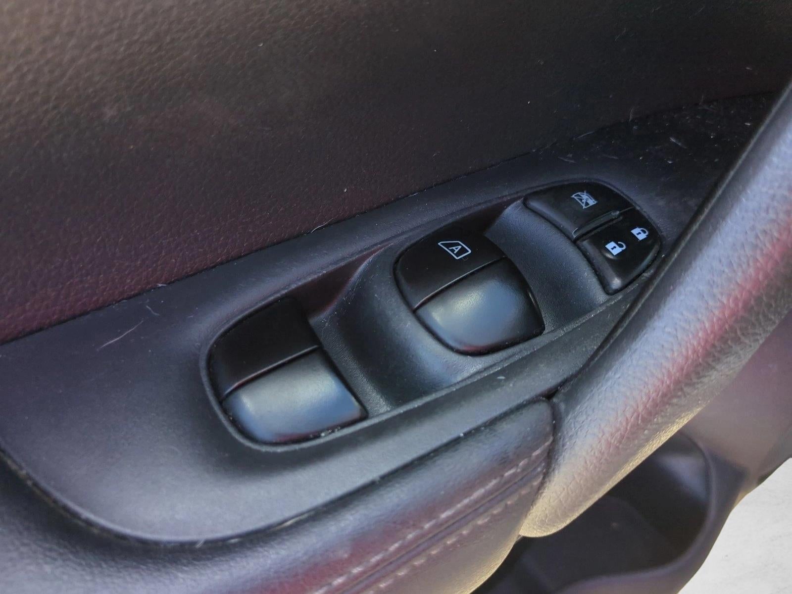 2018 Nissan Rogue FWD SV