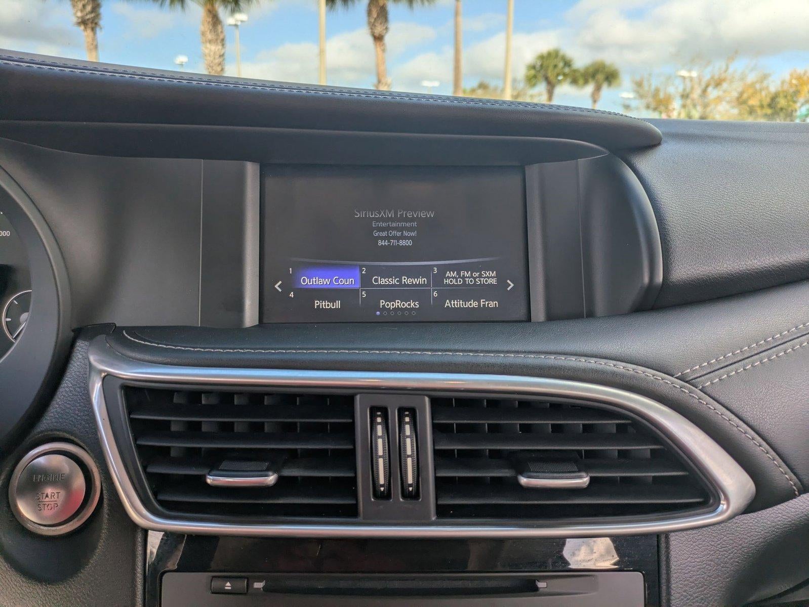 2017 INFINITI QX30 Premium AWD