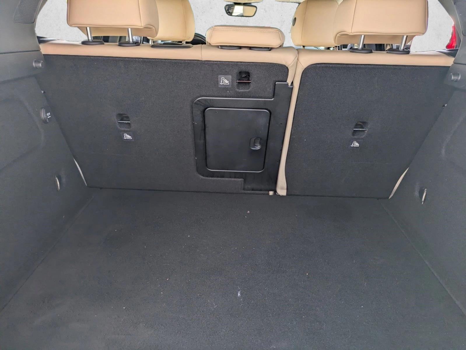 2017 INFINITI QX30 Premium AWD