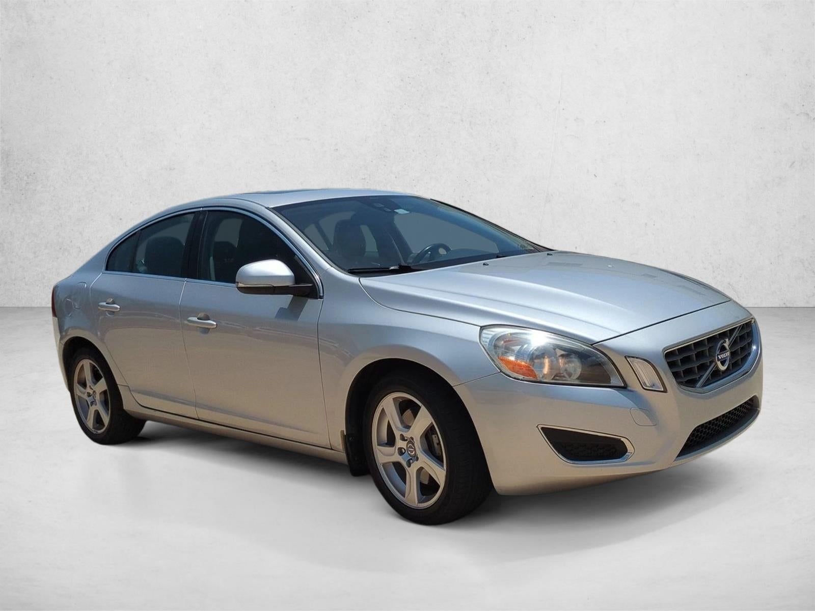 2012 Volvo S60 FWD 4dr Sdn T5 w/Moonroof