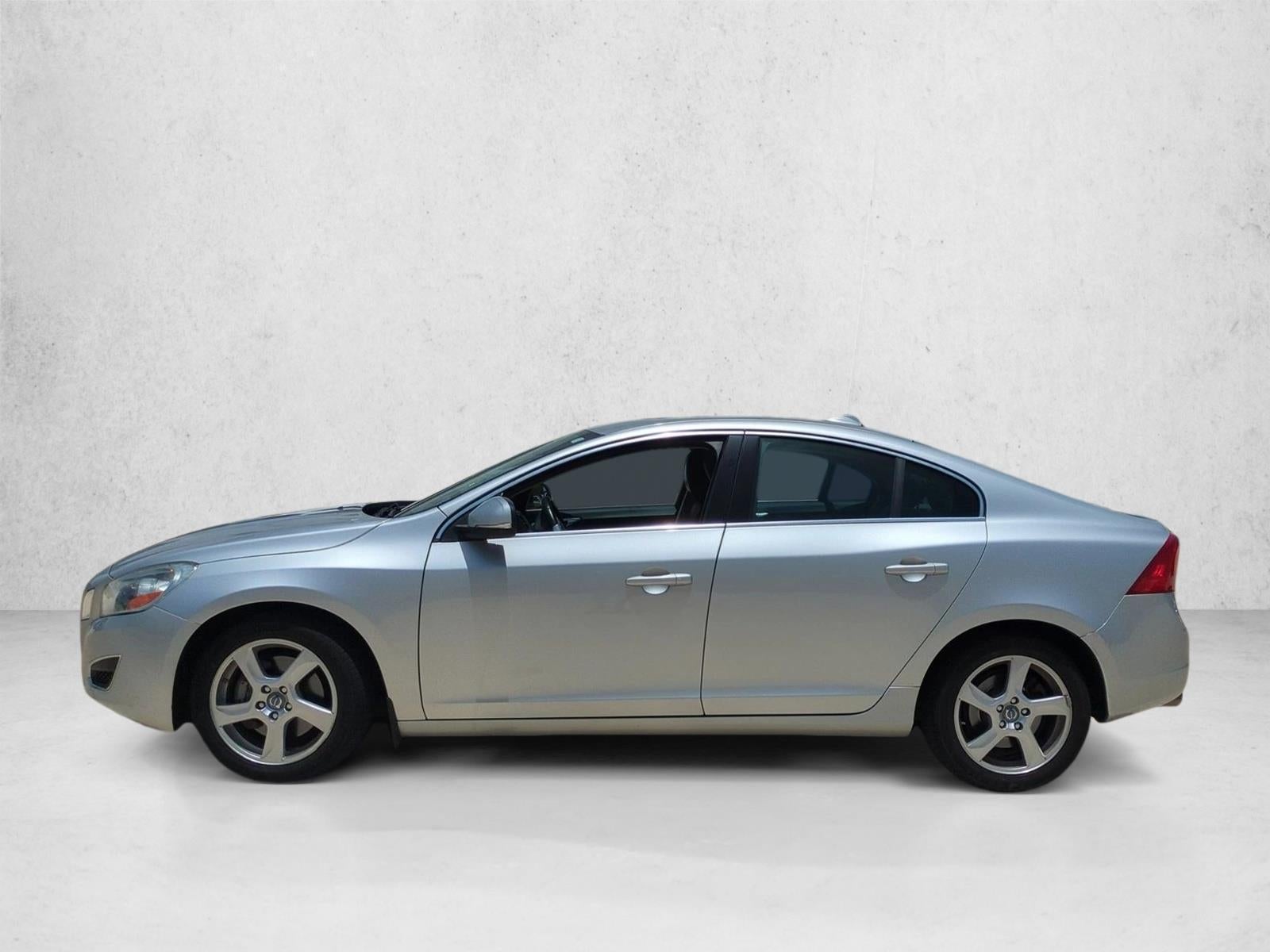 2012 Volvo S60 FWD 4dr Sdn T5 w/Moonroof