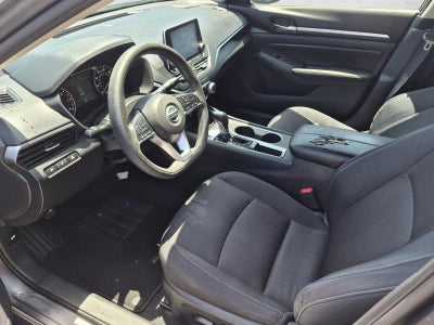2022 Nissan Altima 2.5 SV Sedan
