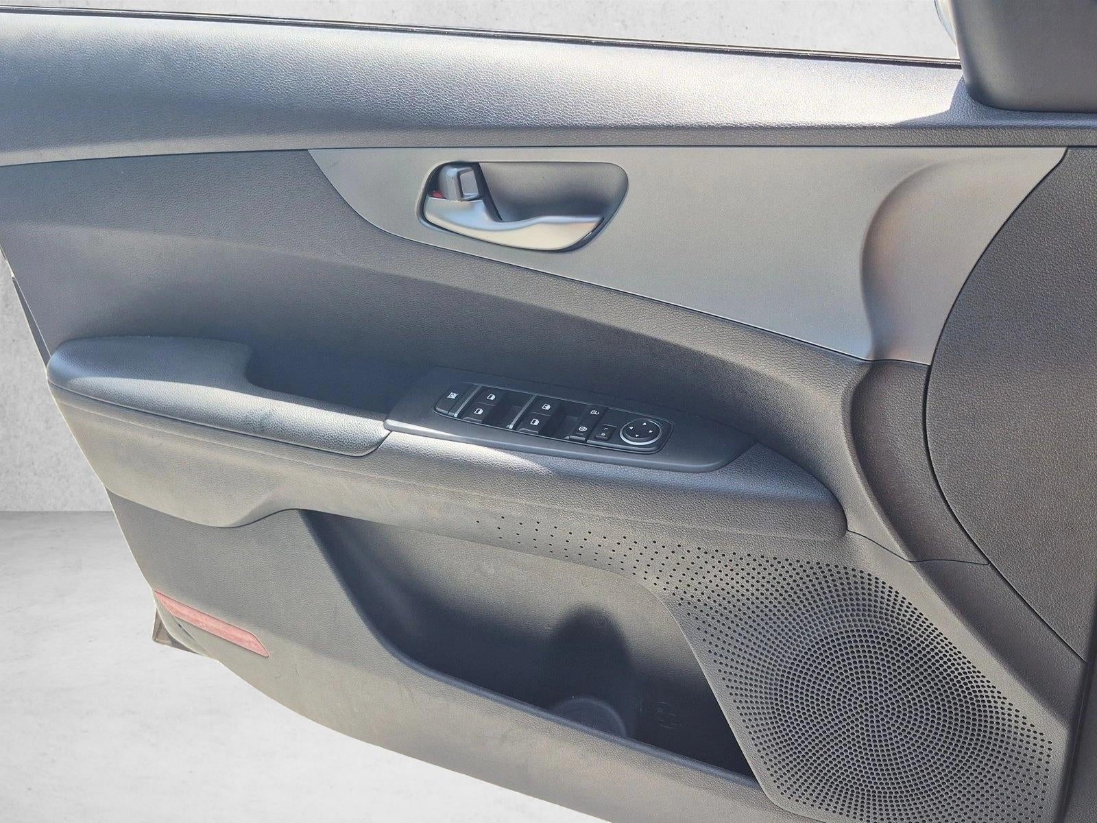 2021 Kia Forte FE Manual