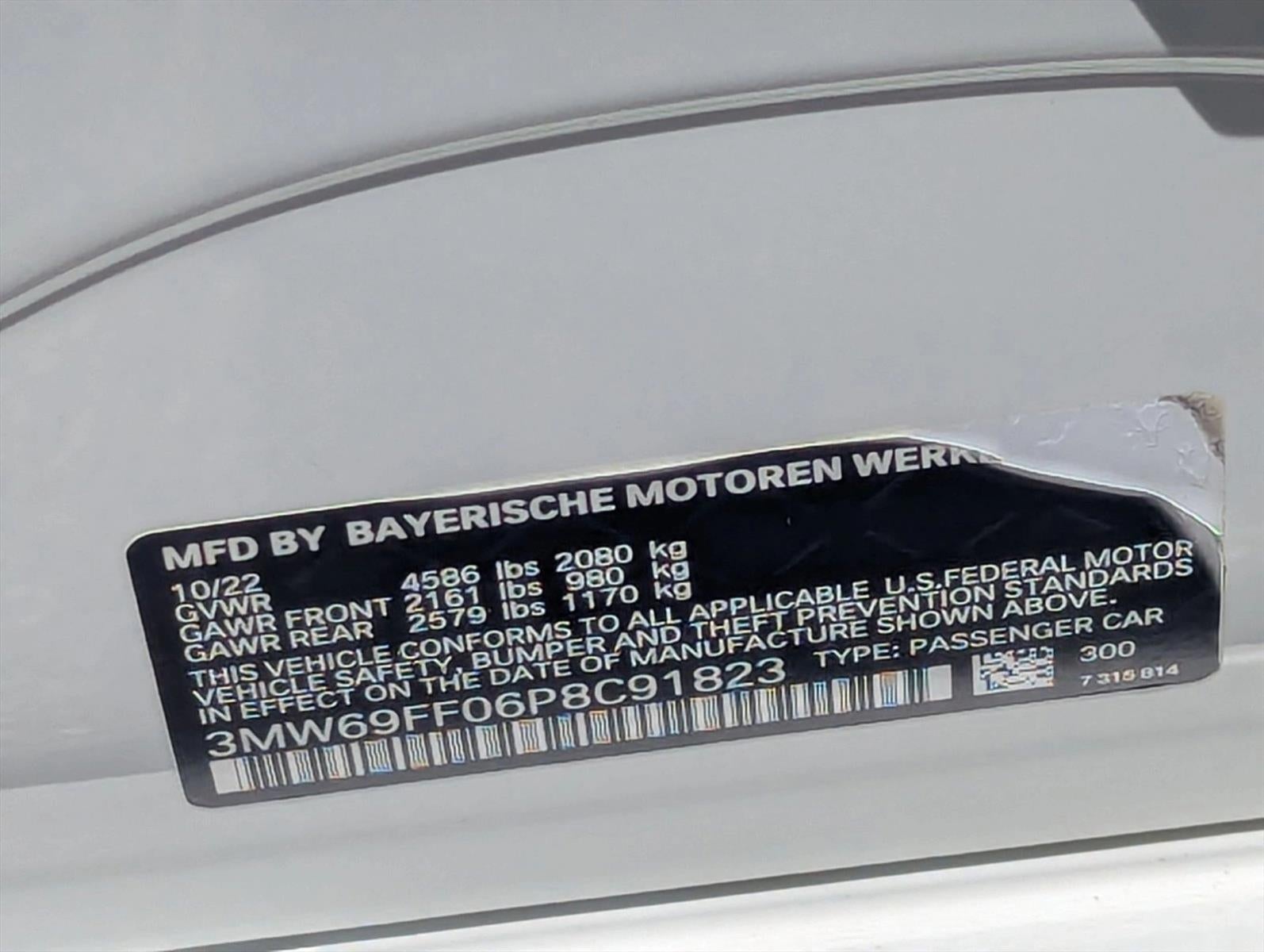 2023 BMW 330i Sedan