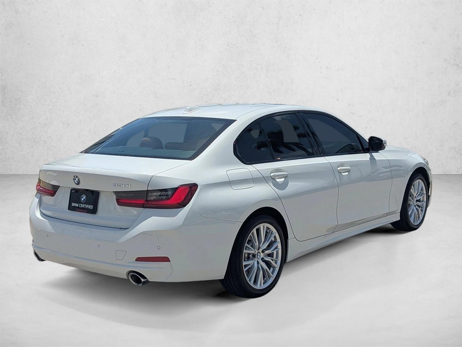 2023 BMW 330i Sedan
