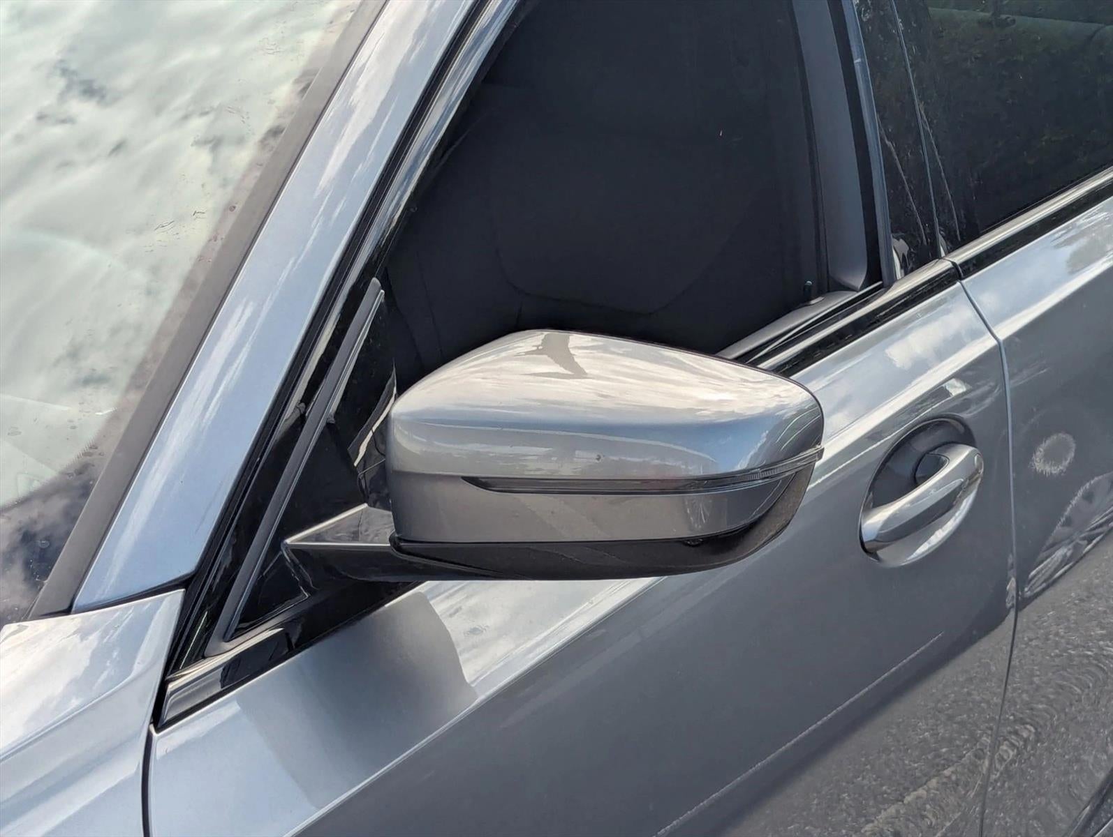 2023 BMW 330i Sedan