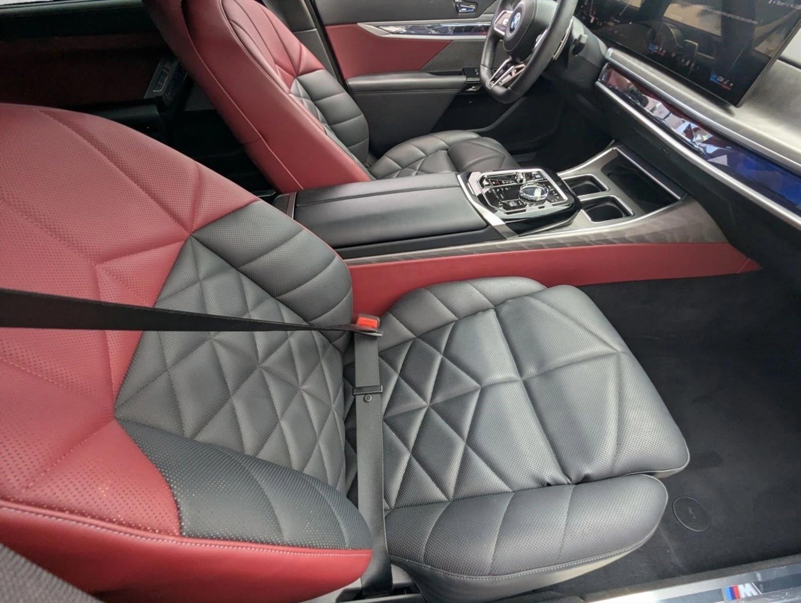 2023 BMW 740i Sedan