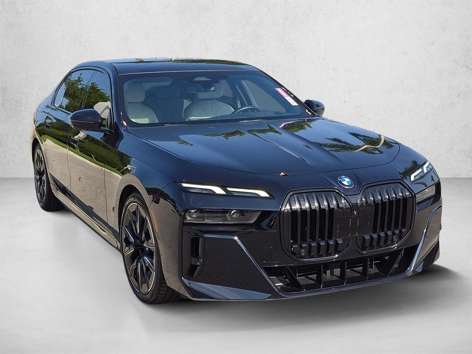 2023 BMW 740i Sedan