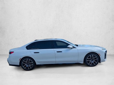 2025 BMW 740i Sedan