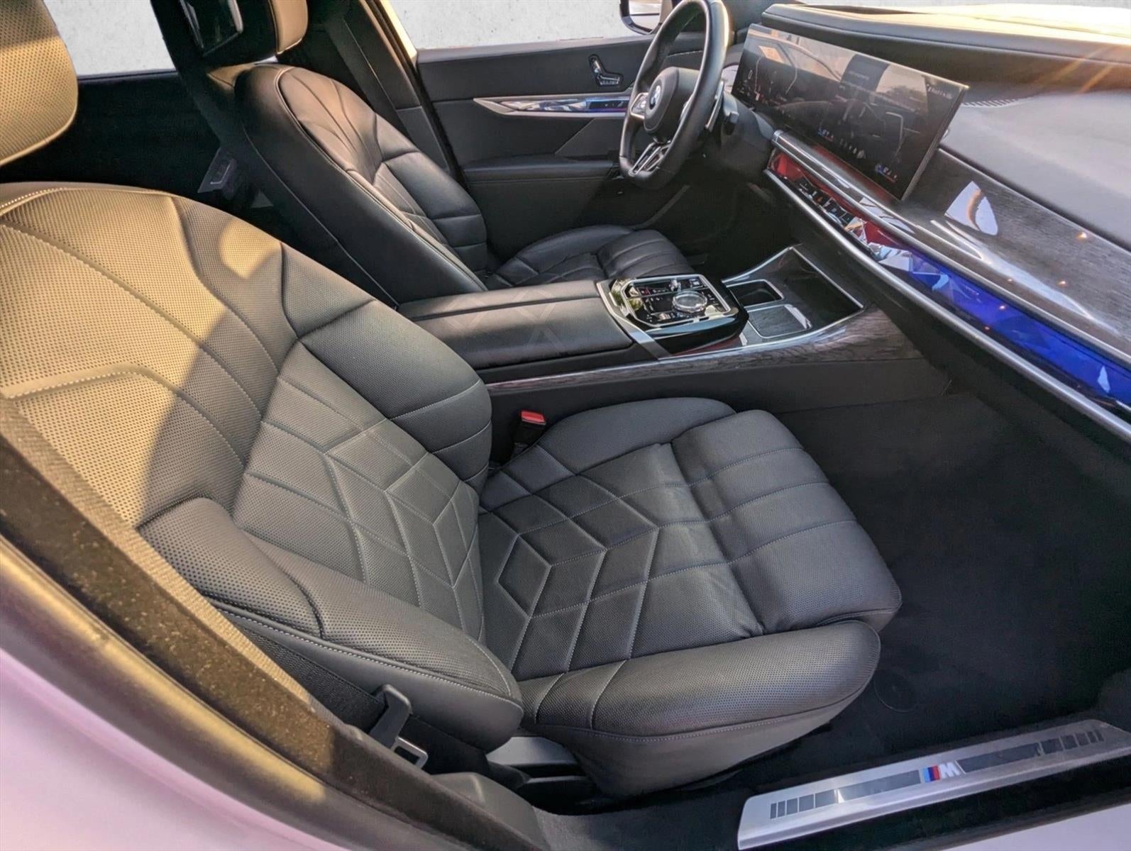 2023 BMW 760i xDrive Sedan