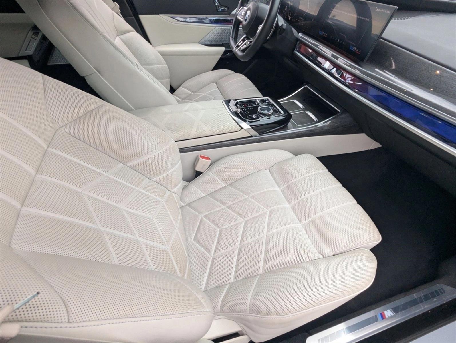 2024 BMW 760i xDrive Sedan