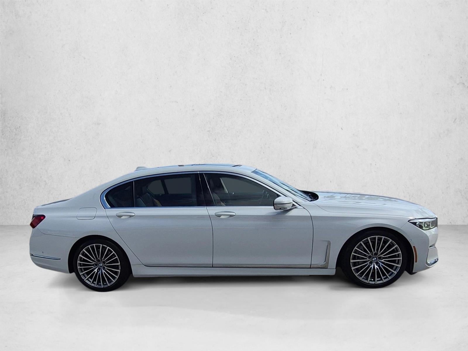 2022 BMW 740i Sedan