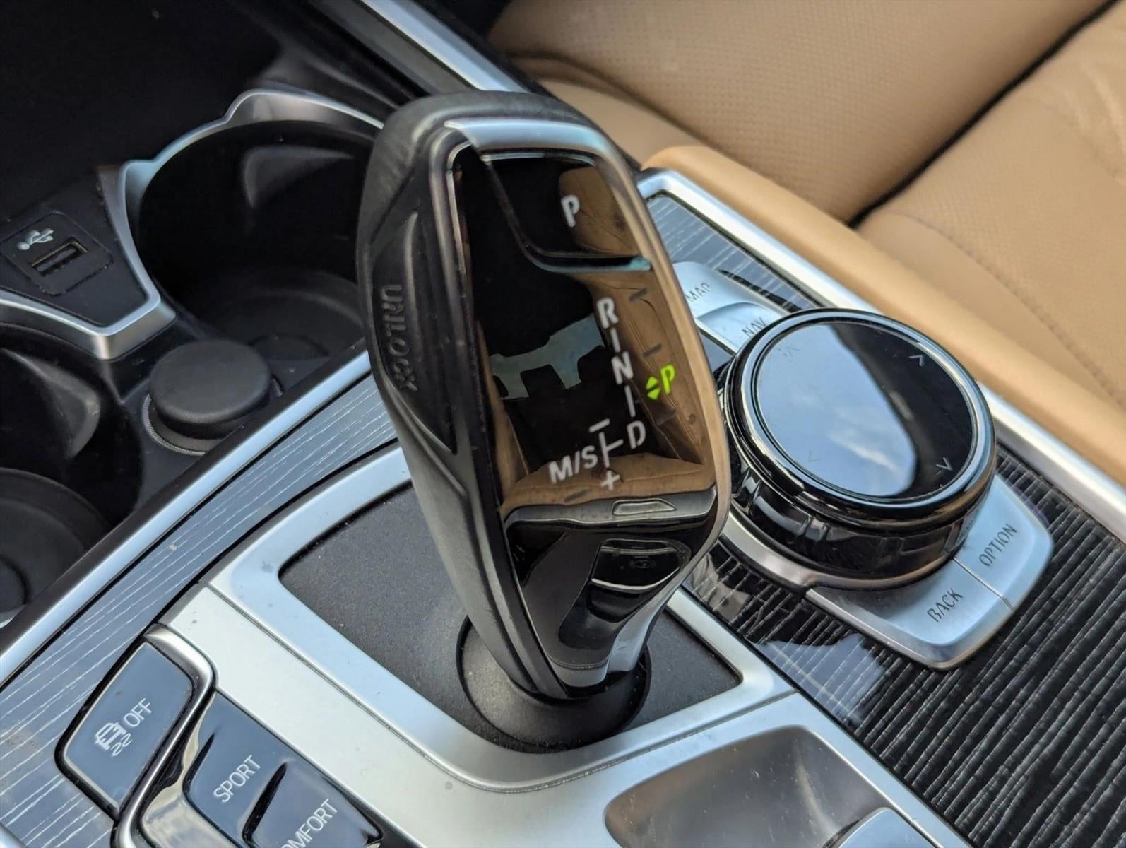 2022 BMW 740i xDrive Sedan