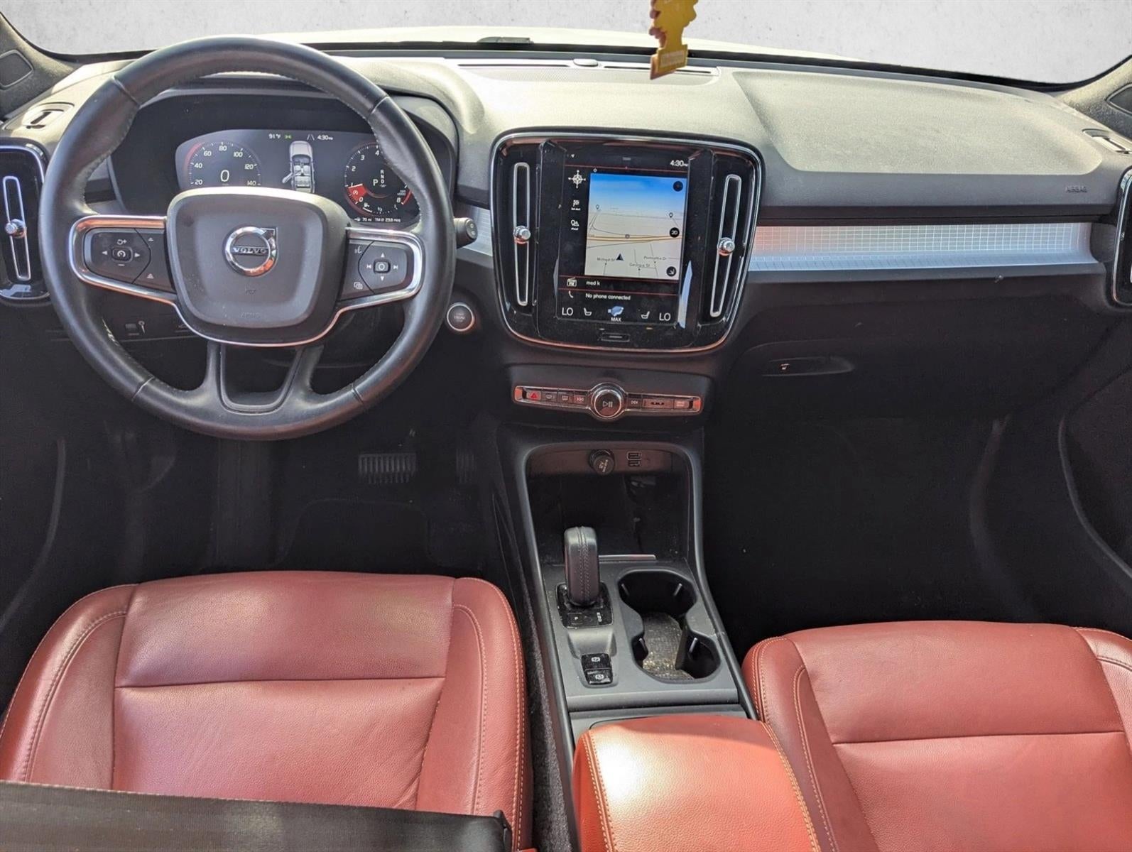 2019 Volvo XC40 T5 AWD Momentum