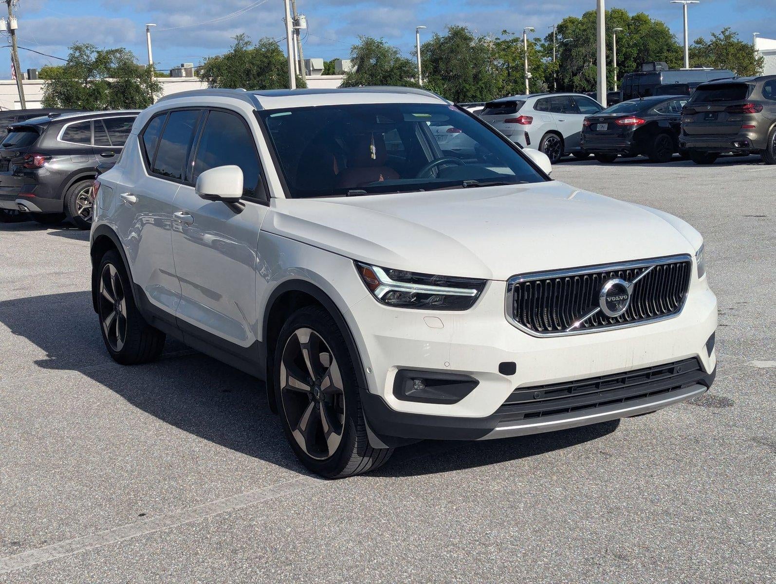 2019 Volvo XC40 T5 AWD Momentum