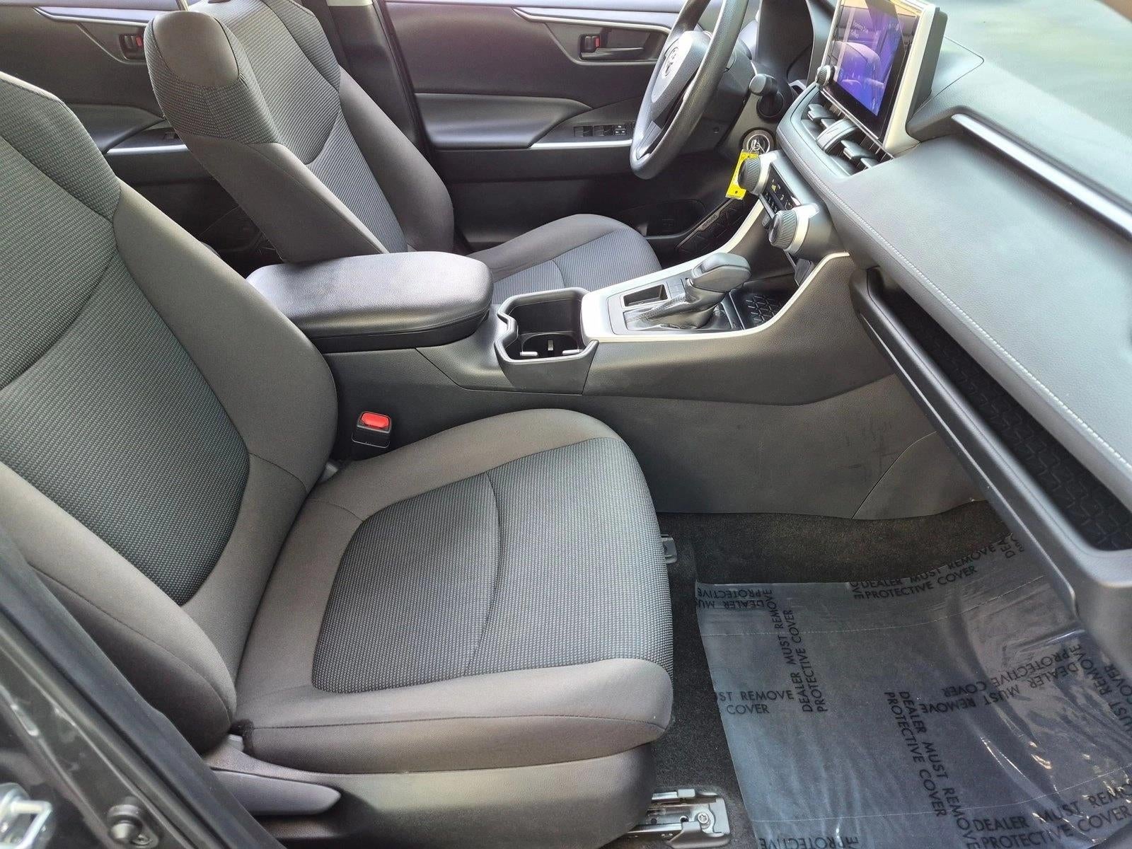 2023 Toyota RAV4 LE FWD (GS)