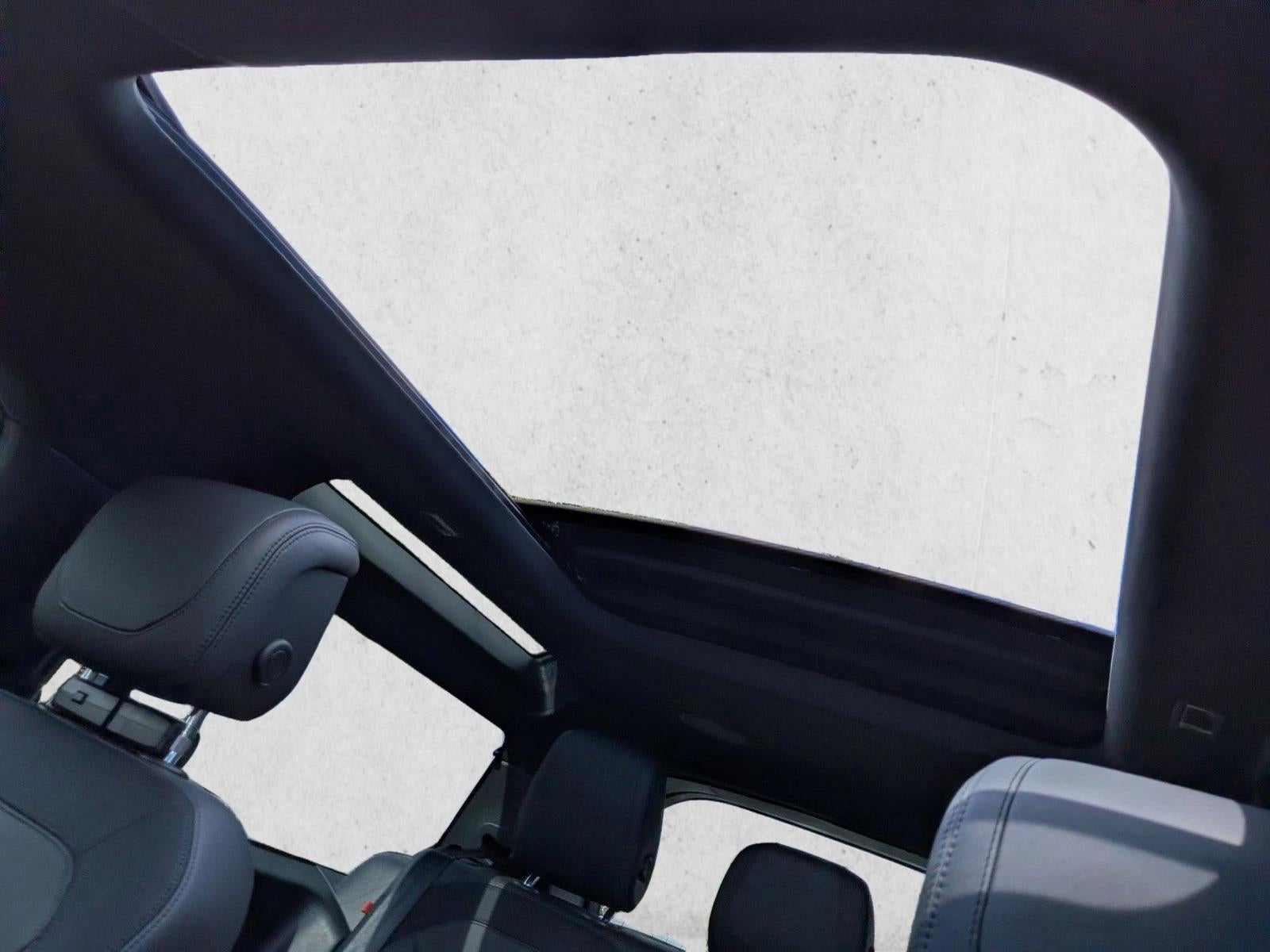 2023 Land Rover Defender 90 X-Dynamic SE AWD