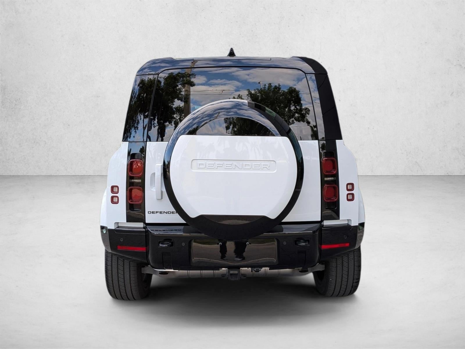 2025 Land Rover Defender 110 P400 X-Dynamic SE