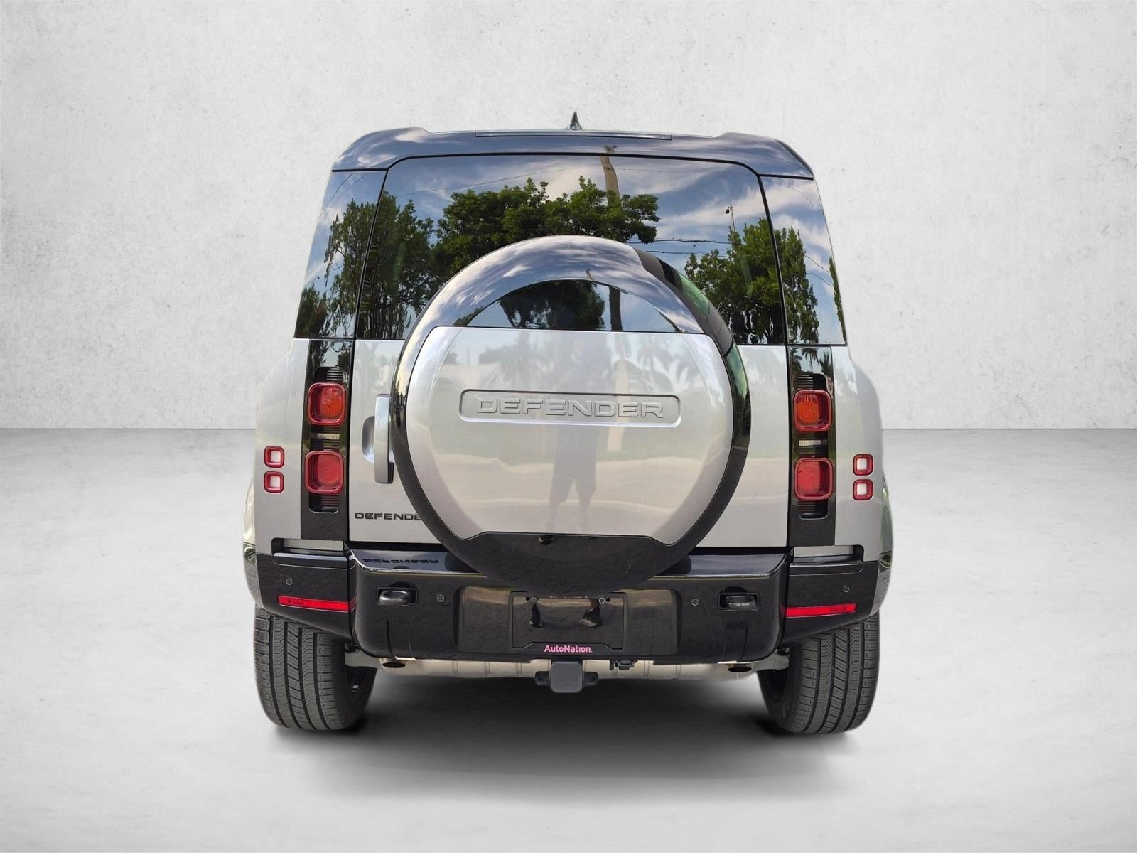 2024 Land Rover Defender 110 P400 X-Dynamic SE