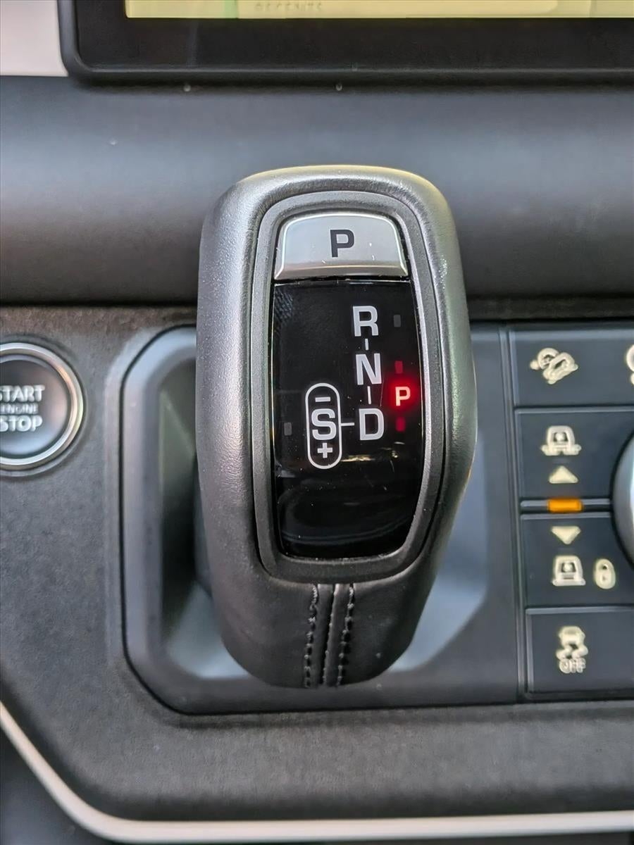 2024 Land Rover Defender 110 P400 X-Dynamic SE