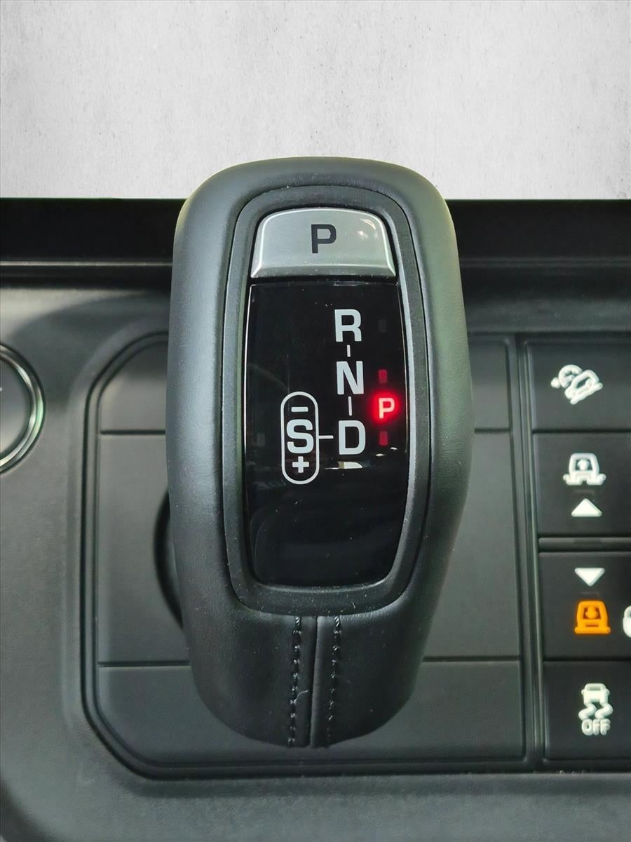 2026 Land Rover Defender 110 P400 X-Dynamic SE