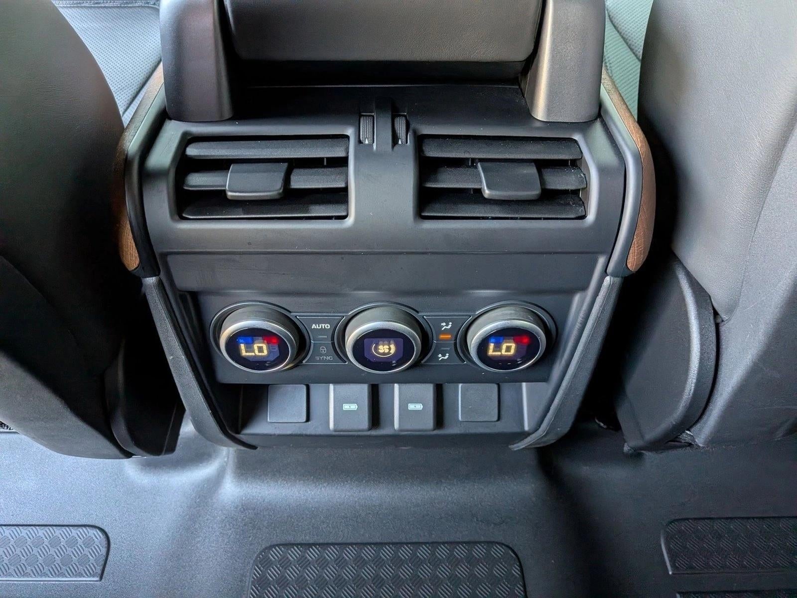 2023 Land Rover Defender 110 X-Dynamic SE AWD