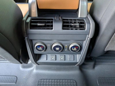2024 Land Rover Defender 130 P400 X-Dynamic SE