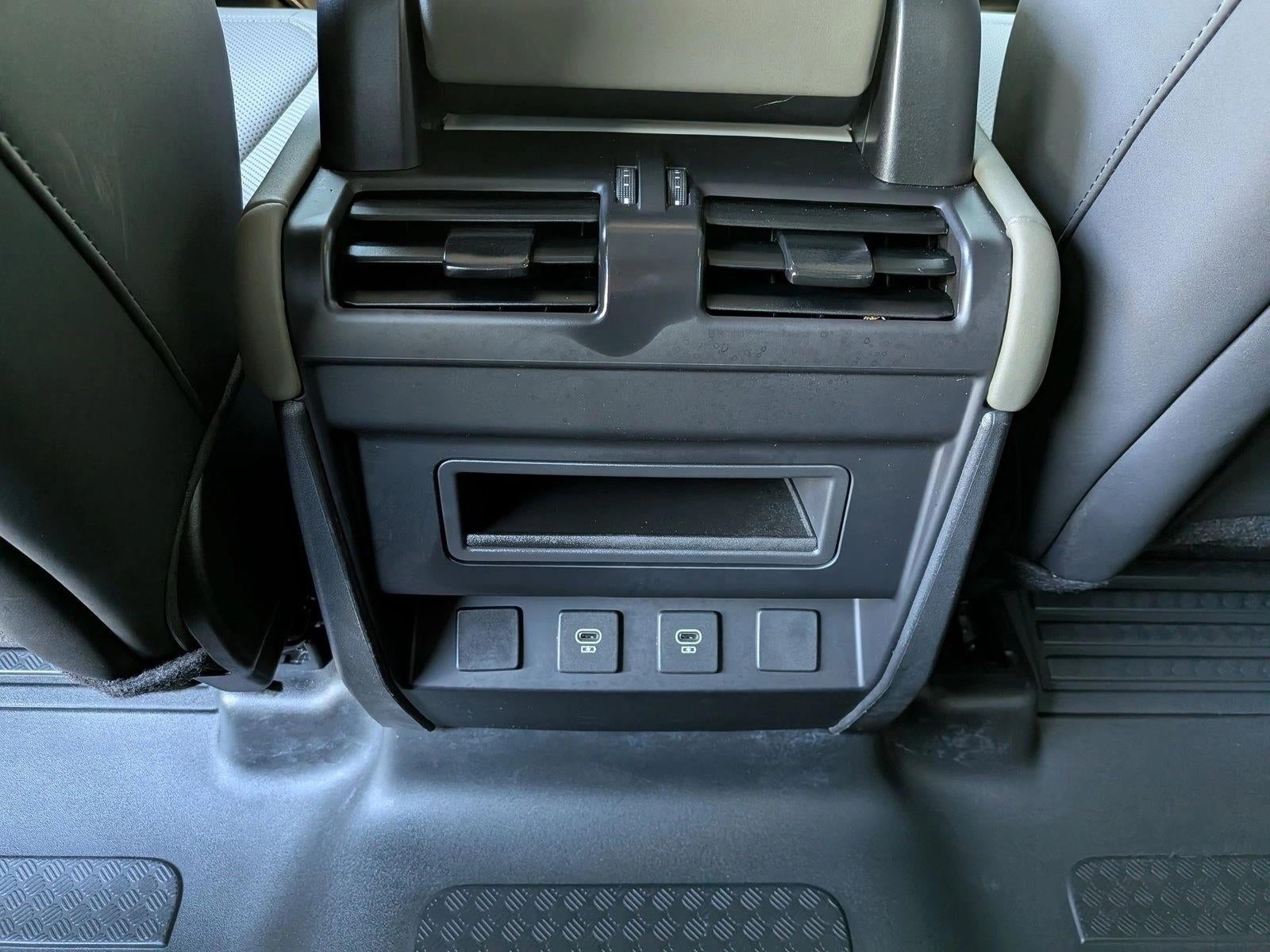 2025 Land Rover Defender 110 P300 S